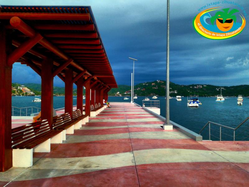 Atardecer en el Muelle de Zihuatanejo