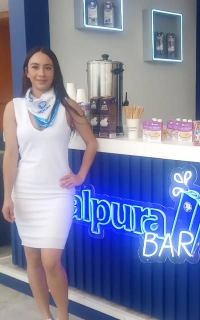 Edecanes para convención