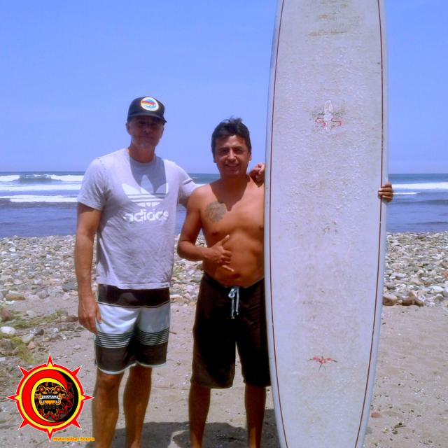 Sesión de surf en la ola derecha con John, El Rancho Junio 2019.