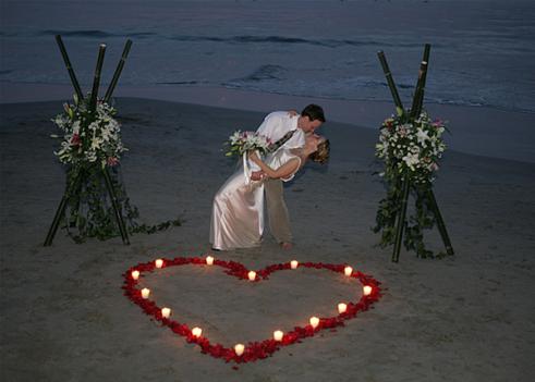 Corazón de Pétalos con velas