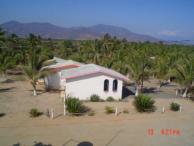 Vista de los bungalows desde la cabaña