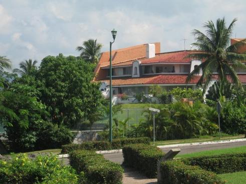 Vista desde el boulevard de Ixtapa